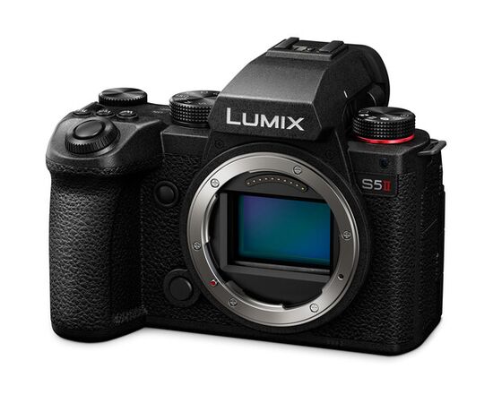 PANASONIC Lumix S5 II X + S 24-105mm f/4 Macro O.I.S