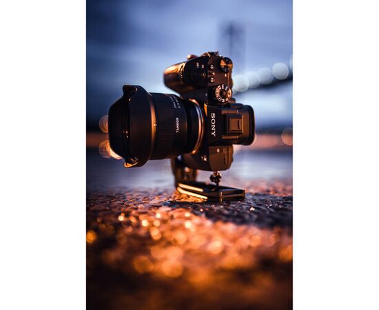 TAMRON 20mm f/2.8 Di III OSD Macro Sony E