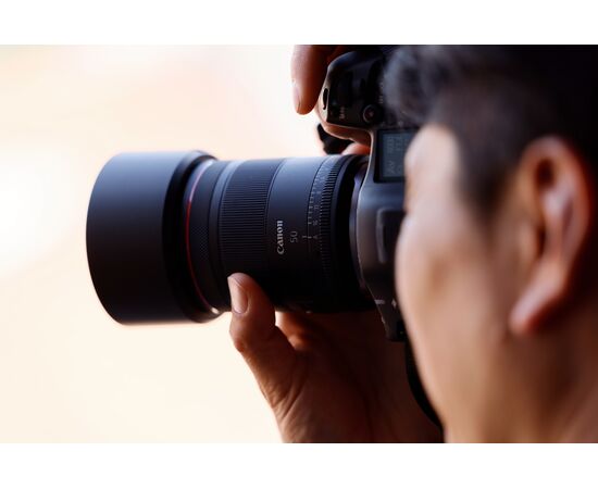 CANON RF 50mm f/1.4L VCM