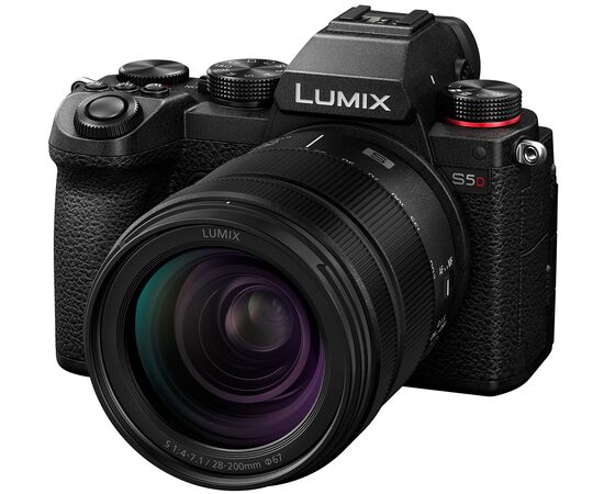 PANASONIC Lumix S5D + S 28-200mm f/4-7.1