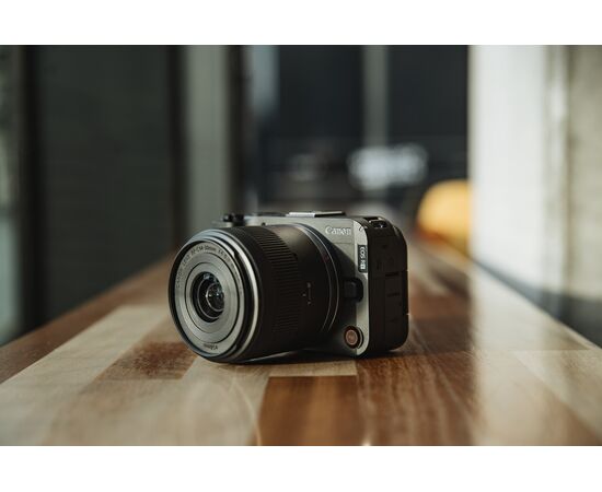 CANON EOS R50 V + RF-S 14-30mm f/4-6.3 IS STM PZ