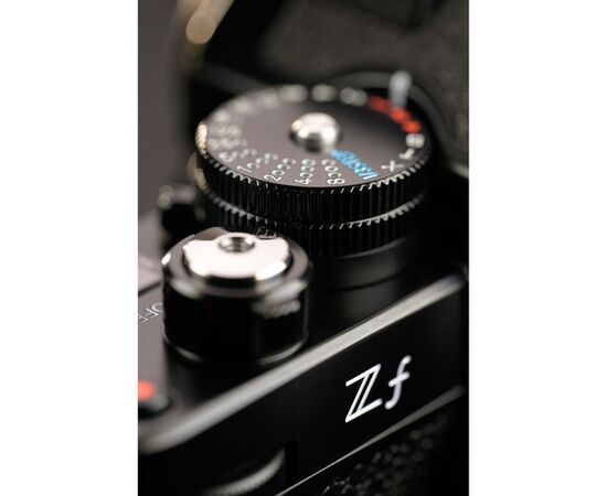 NIKON Z f + 40 f/2 SE