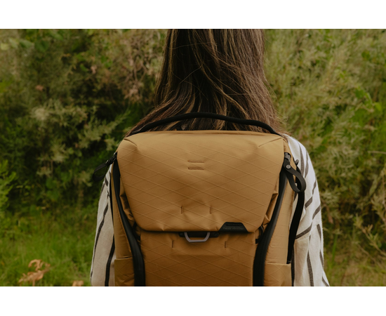 PEAK Design Mochila EVERDAY BACKPACK 20L v2 -Coyote