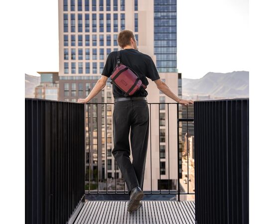 WANDRD Rogue Sling V2 6L - Rhone Burgundy