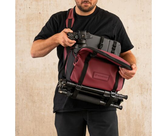 WANDRD Rogue Sling V2 9L - Rhone Burgundy