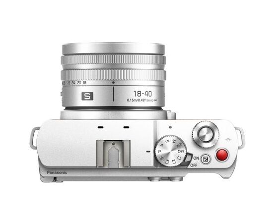 PANASONIC LUMIX S9 - Corpo (Smokey White) + S 18-40 mm f/4.5-6.3