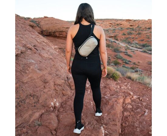 WANDRD Bolsa de Ombro D1 Fanny - Yuma Tan