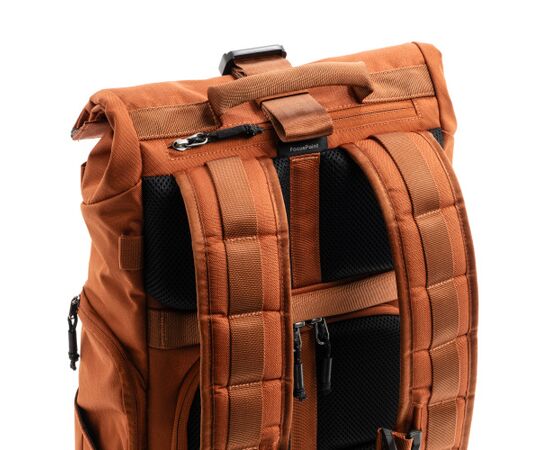 THINK TANK Mochila Focus Point 30L - Laranja