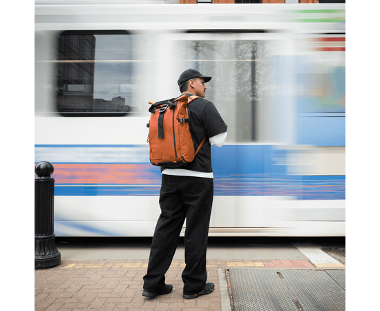 WANDRD Mochila de Viagem + Bolsa Organizadora PRVKE 31L - Laranja Sedona