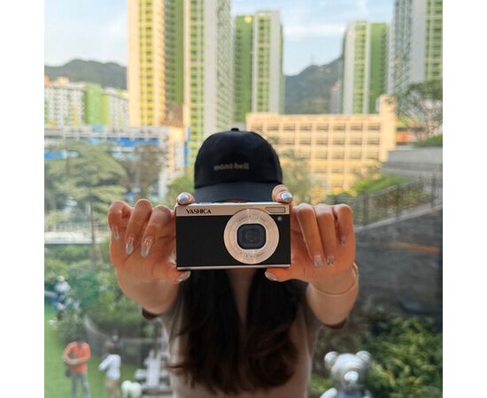 YASHICA Câmera Compacta Digital Tank - Preto